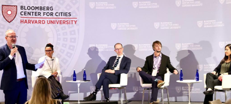 Panel-en-Kennedy-School